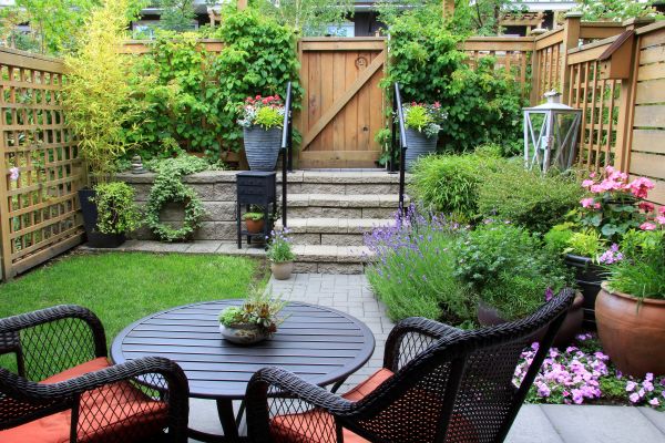 Small Yard Landscaping in Oxnard